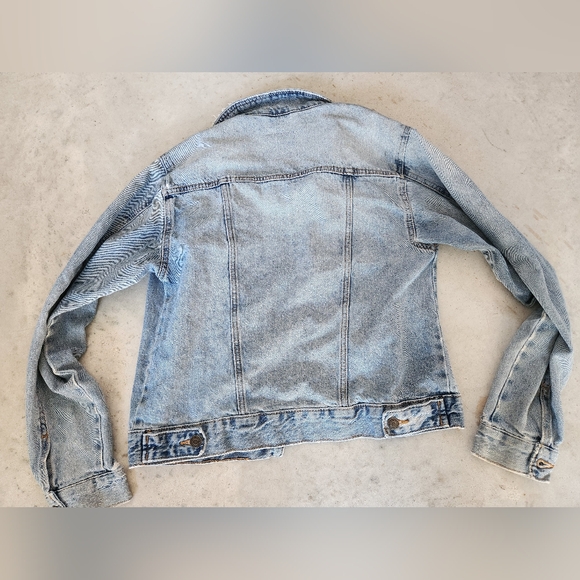 Denim & Co Distressed Jean Jacket Denim Light Wash Size 4 - Picture 2 of 10